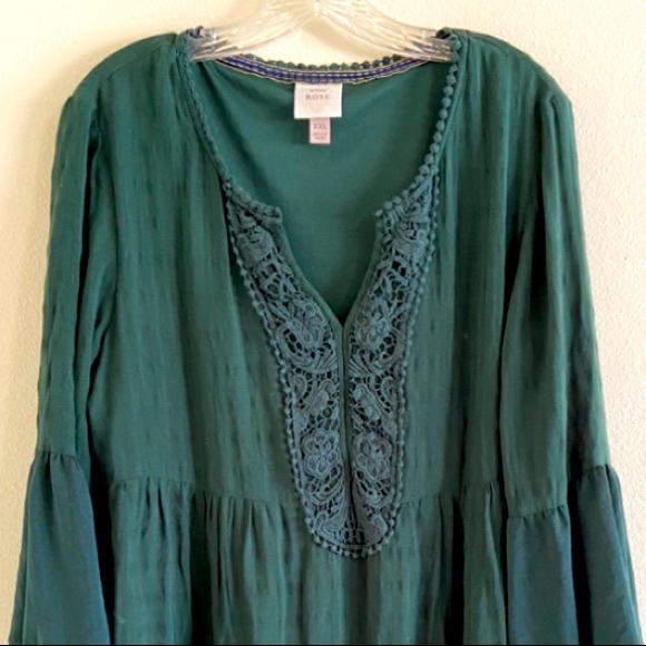 Know Rose V Neck Front Lace Dress - Picture 2 of 7